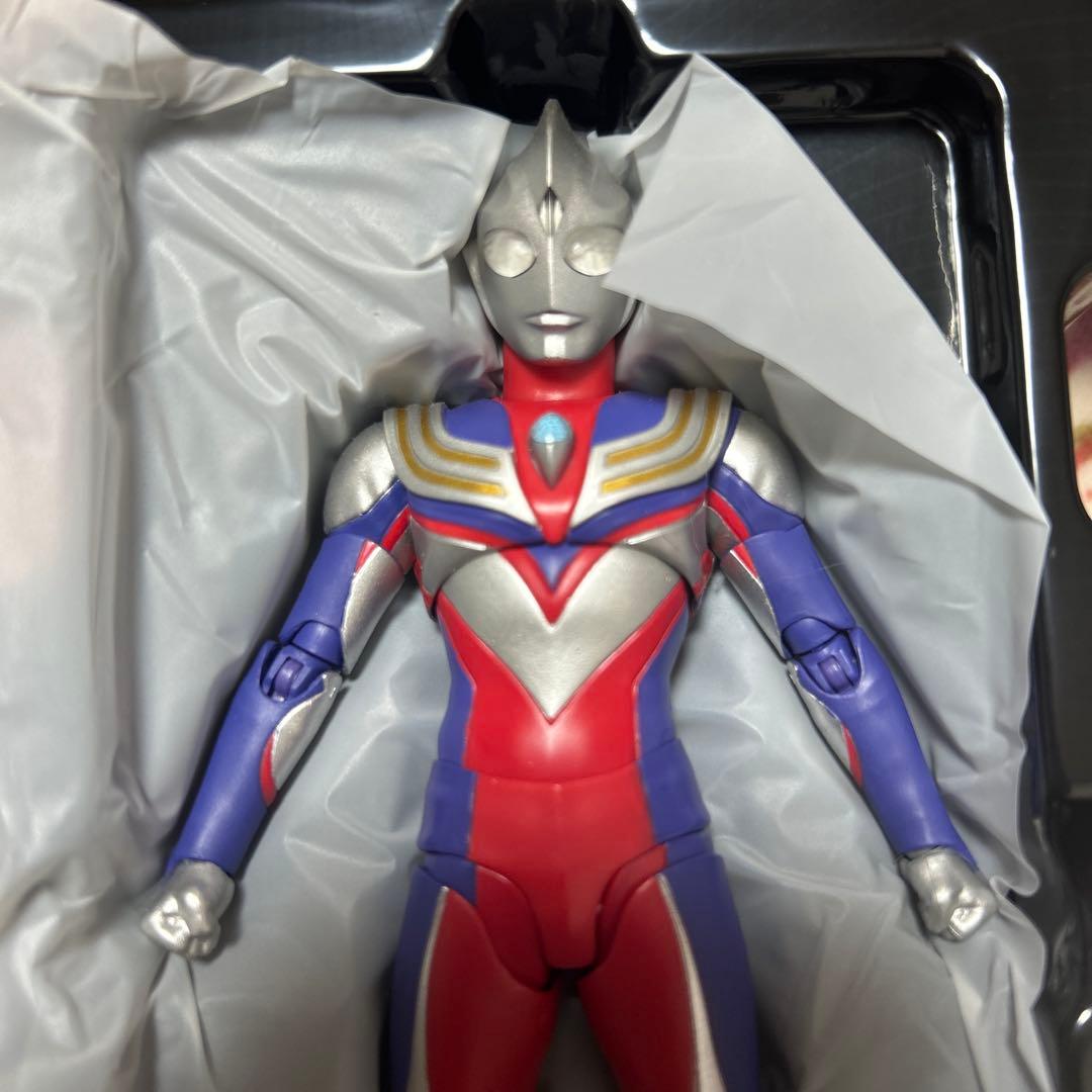 フィギュアーツ 真骨彫 ウルトラマンティガ