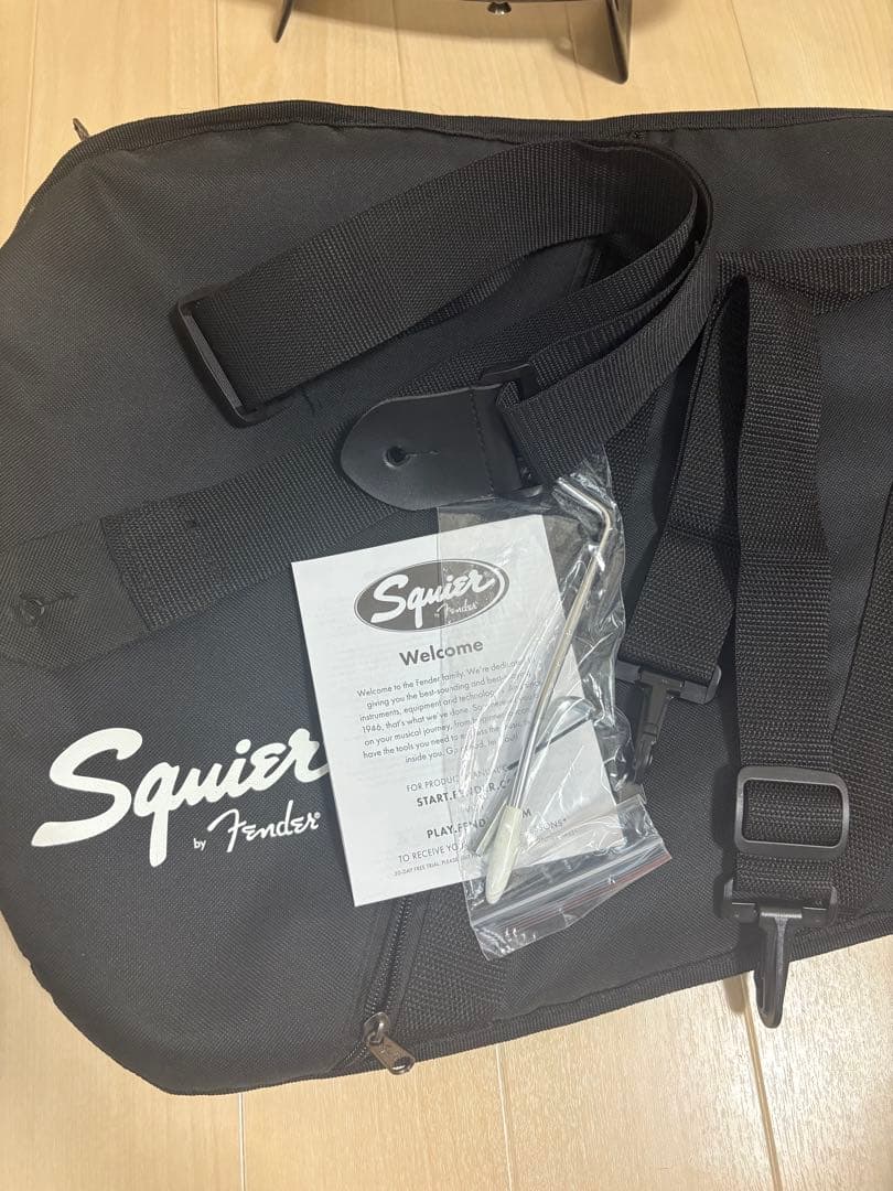 Squier Stratocaster エレキギター ブラック