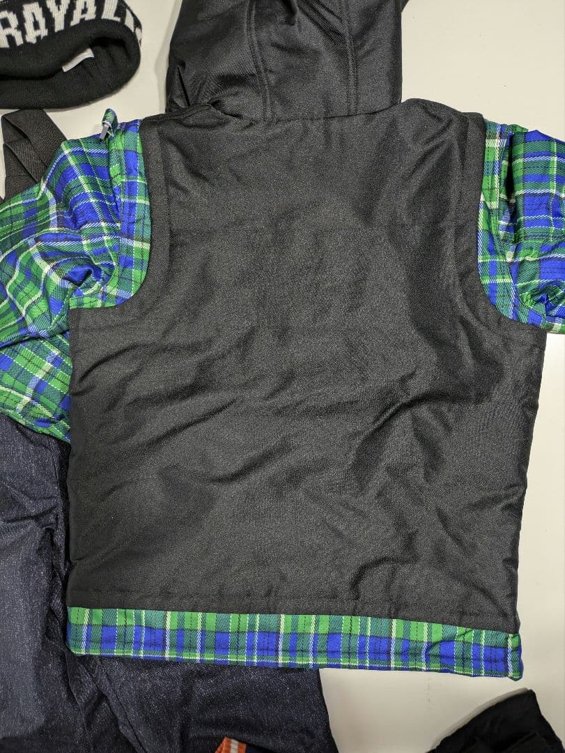 キッズスキーウェア140サイズ　調整機能付