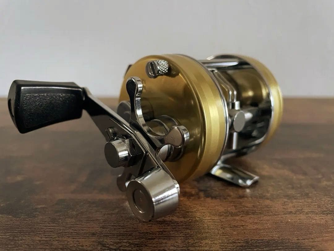 ABU Ambassadeur 2500c アンバサダー シャンパンゴールド