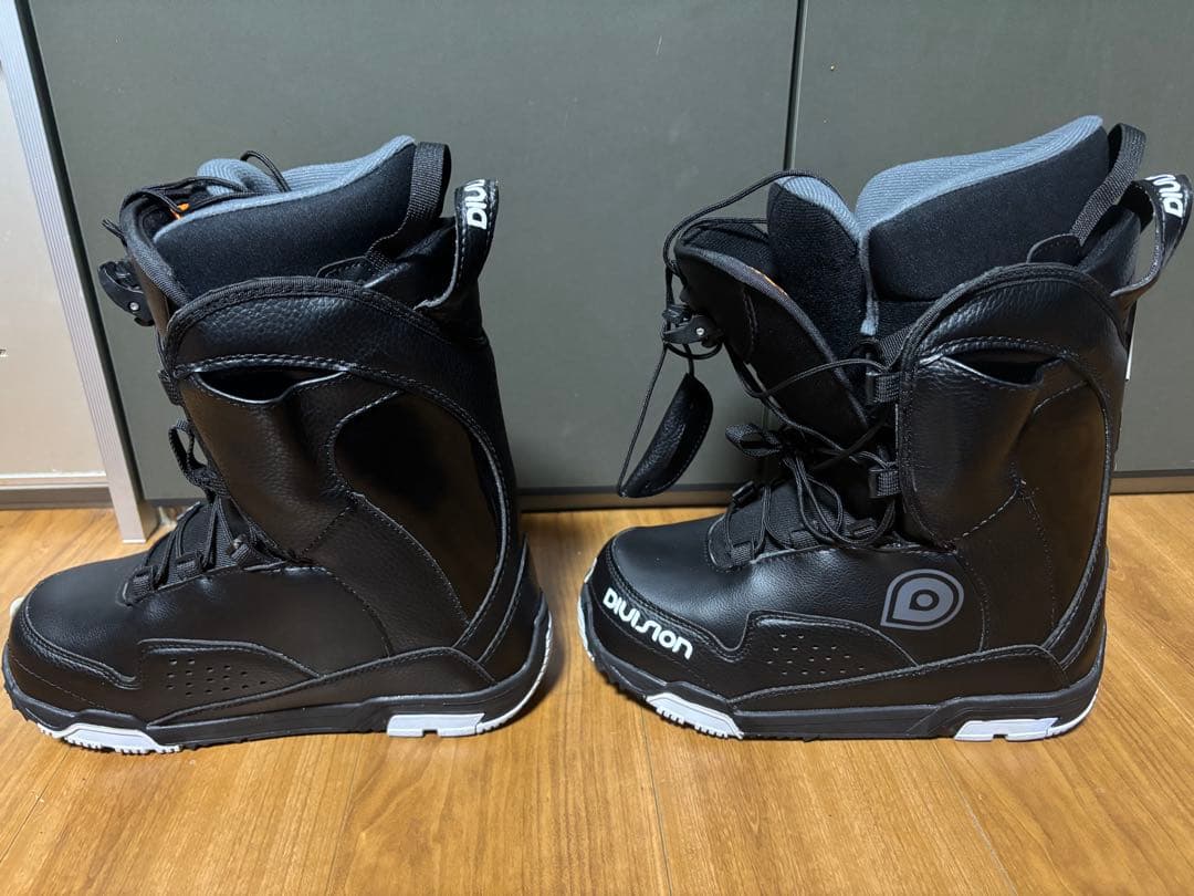 DIUSION ブラック スノーボードブーツ