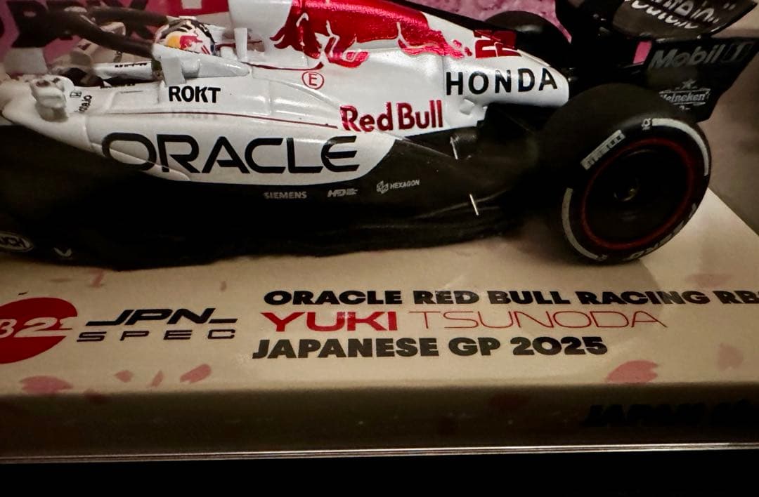 MINICHAMPS RB21 Yuki Tsunoda 1/43 日本GP