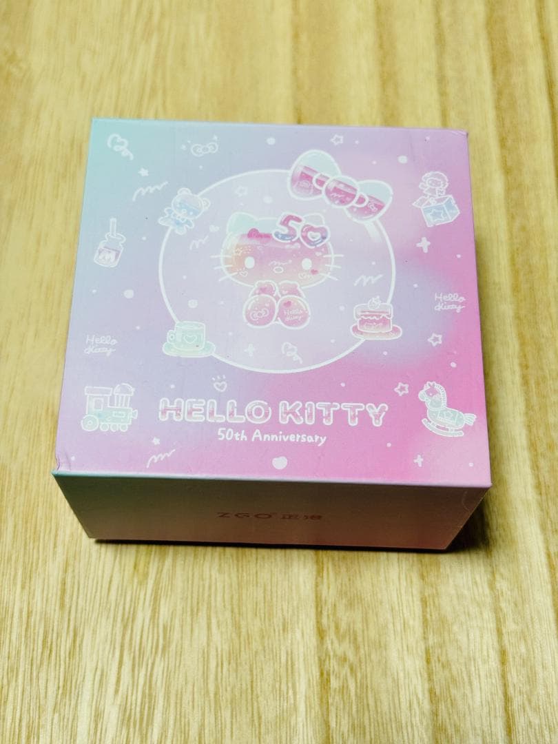 ハローキティ50周年 クリアホワイト サンリオ 腕時計 限定 海外 コラボ