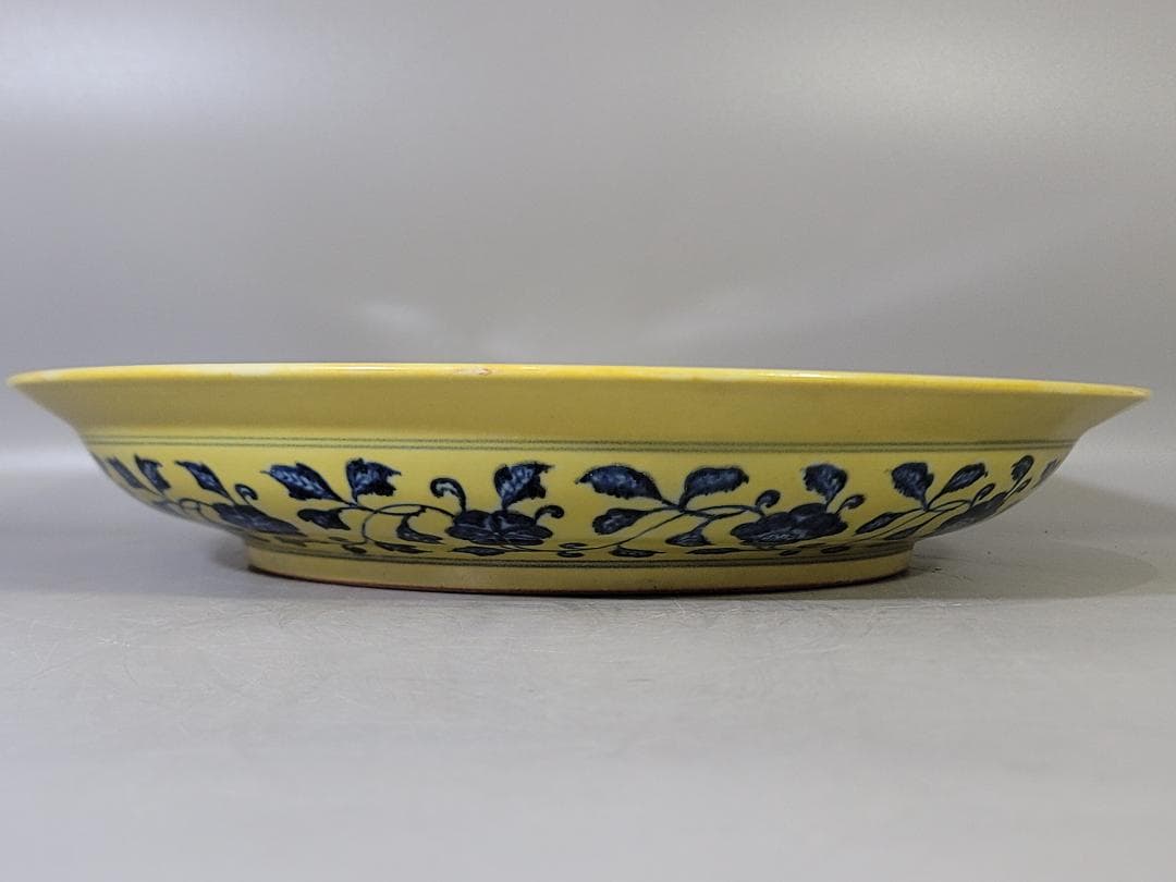 古い 中国 黄釉 纏枝蓮花紋 皿 幅 42ｃｍ DT622