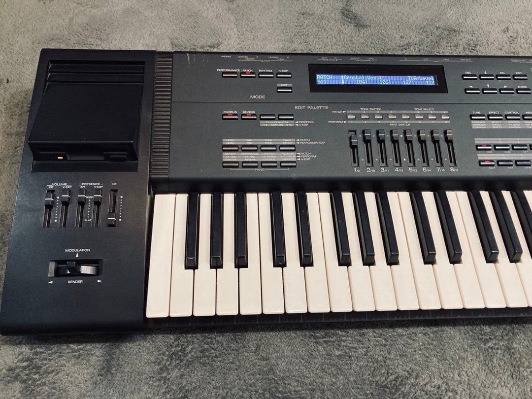 Roland シンセサイザー JV-1000