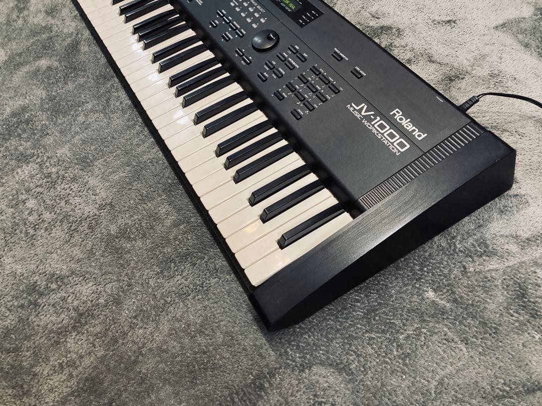 Roland シンセサイザー JV-1000