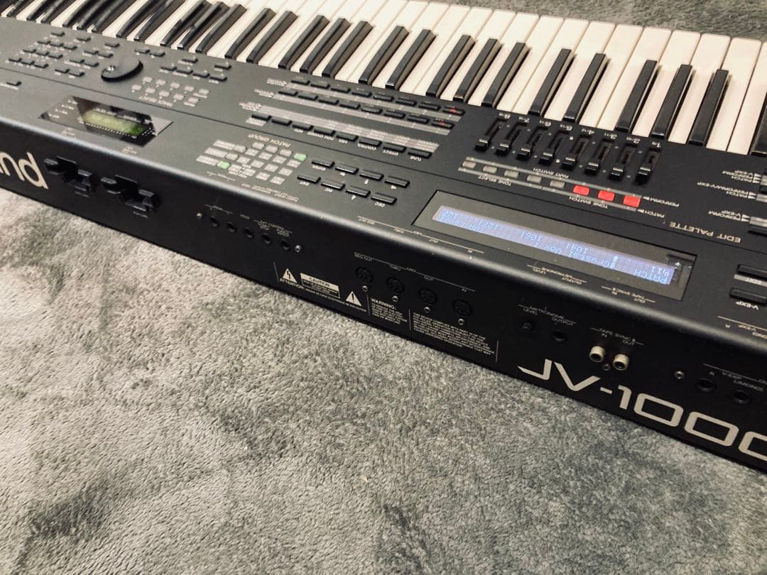 Roland シンセサイザー JV-1000