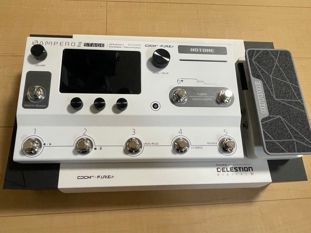Hotone Ampero II Stage ペダル付き