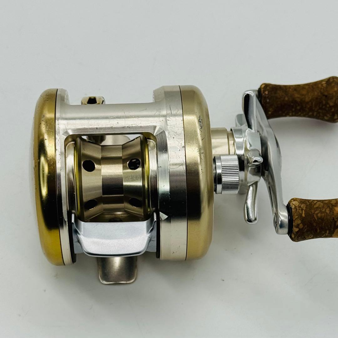 【美品/動作良好】ダイワ ミリオネア CV-Z 205（右ハンドル）