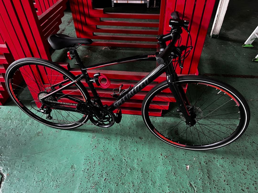 Specialized クロスバイク ブラック 未使用　ヘルメットセット　愛知発