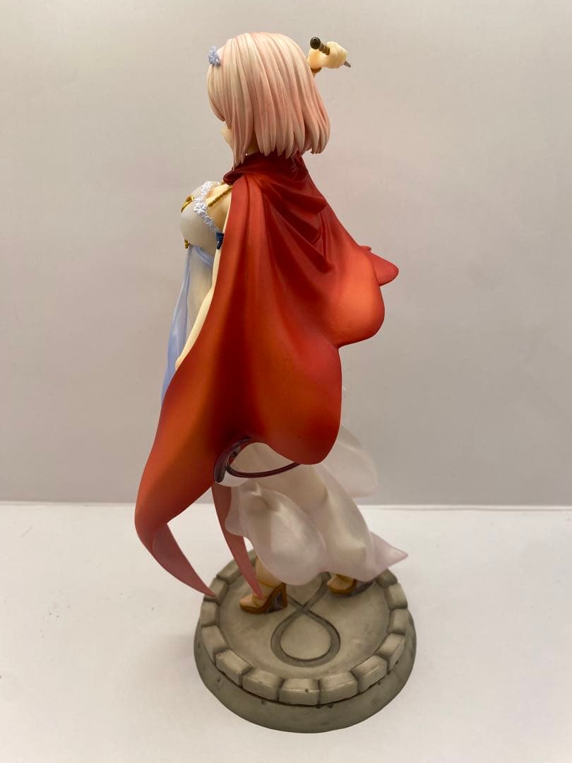 モモ・べリア・デビルークThe Magician Ver. フィギュア