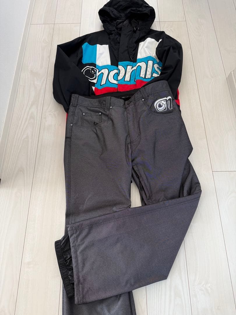 nomis スノーボードウェア上下セット