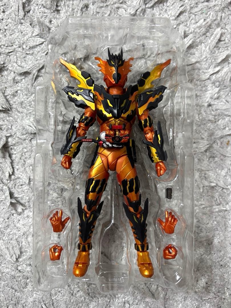 S.H.Figuarts 仮面ライダークローズマグマ