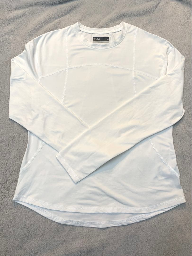 リージャ LIJA 白トップス Sサイズ(M〜Lサイズ)