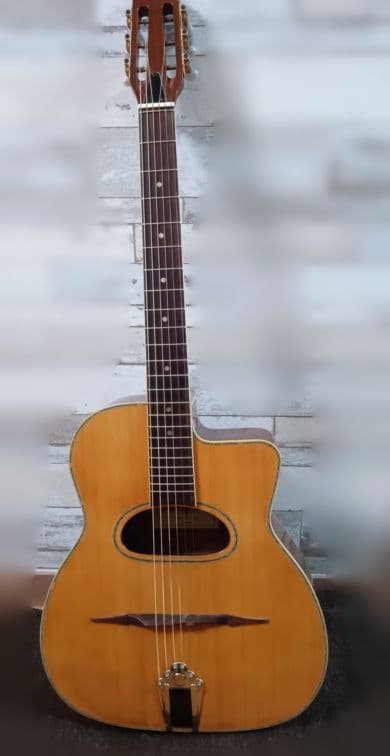 マカフェリギター