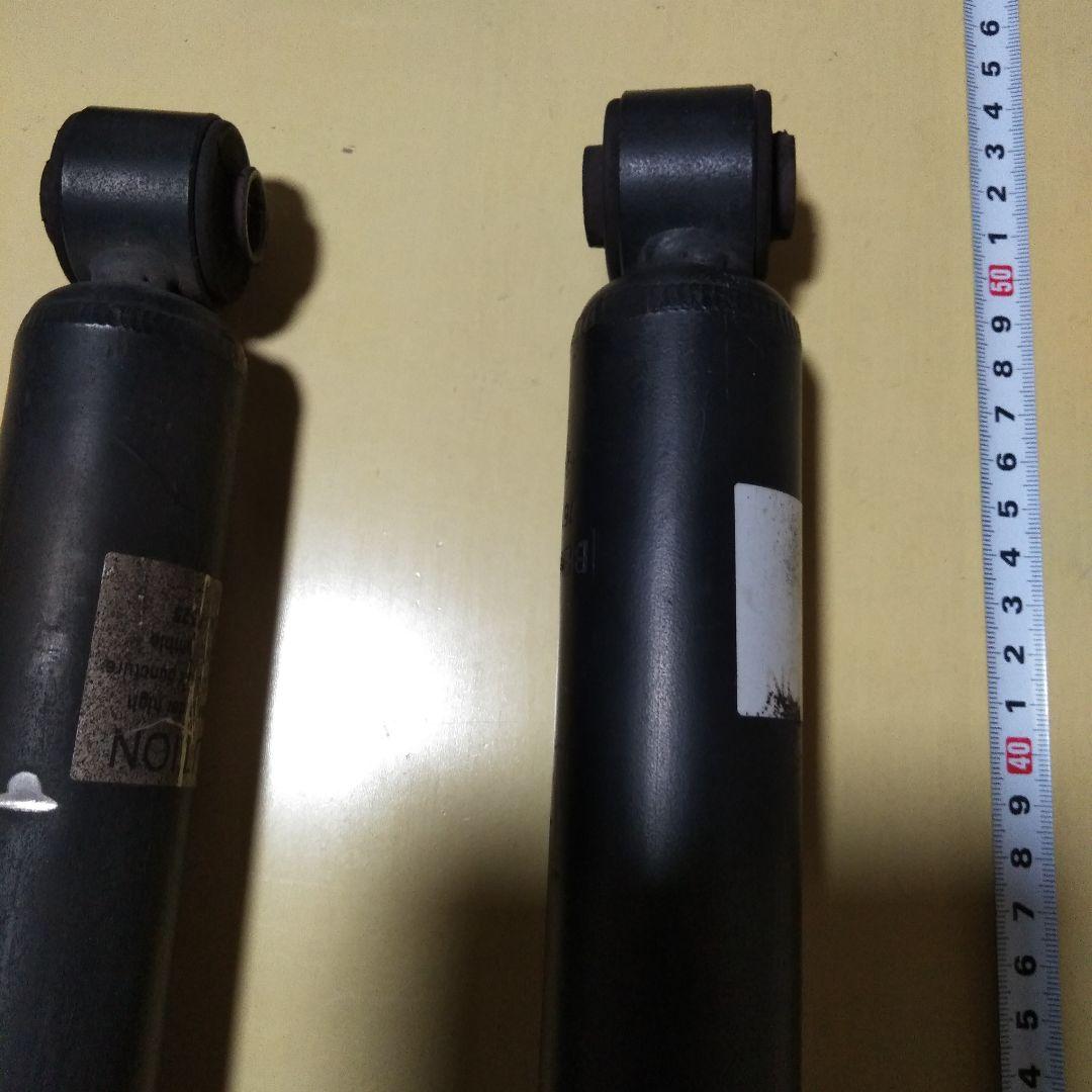 タホ99 2WD ベルテックリアショックアブソーバー　ノーマル車高　サバーバン?