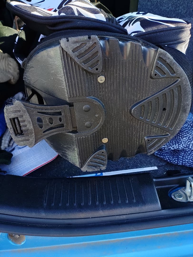 ラウドマウス【モナ】中古キャディバッグ　フードカバー破損