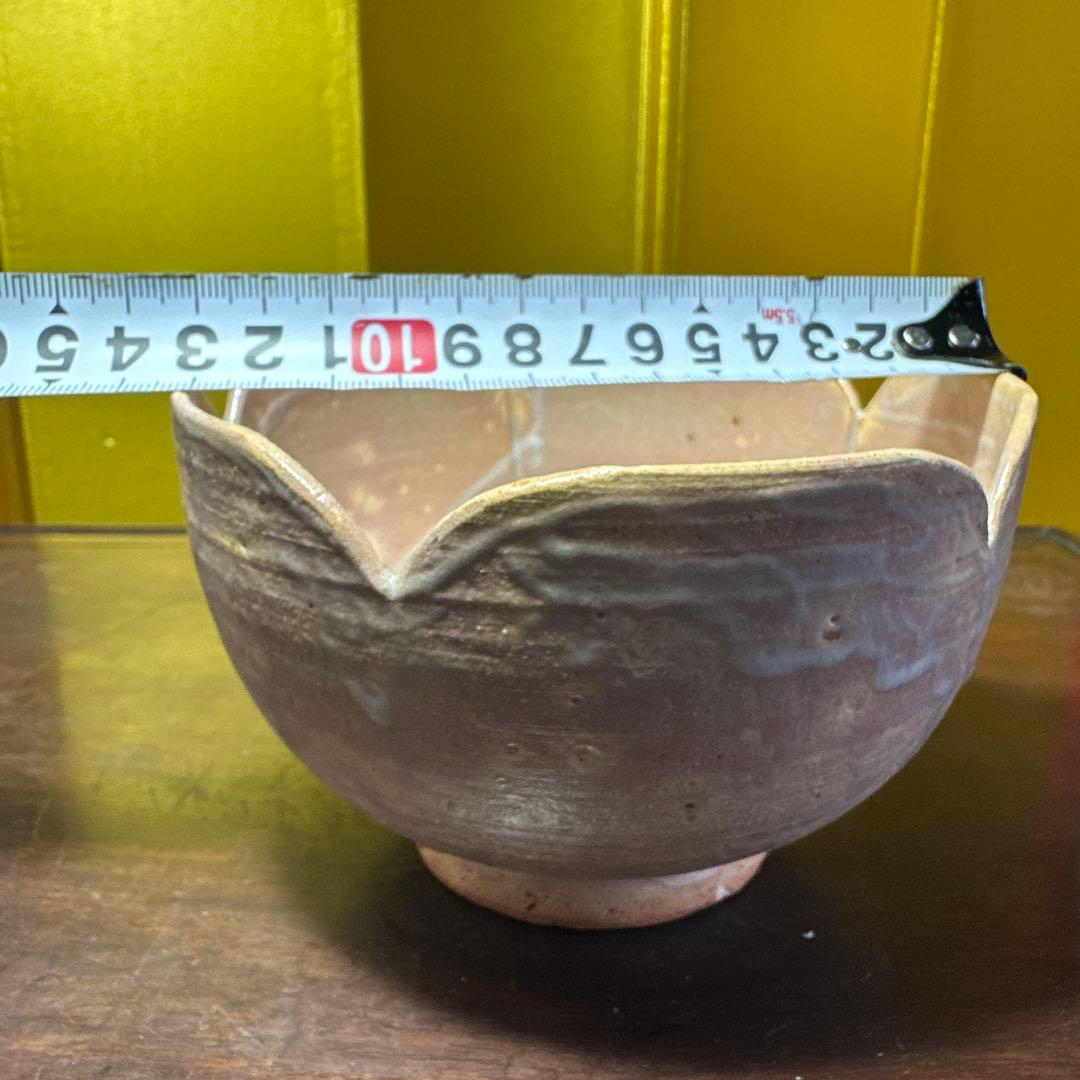 九谷焼　有田焼　清水焼　永楽、永楽善五郎、魚の絵柄 花びら型茶碗