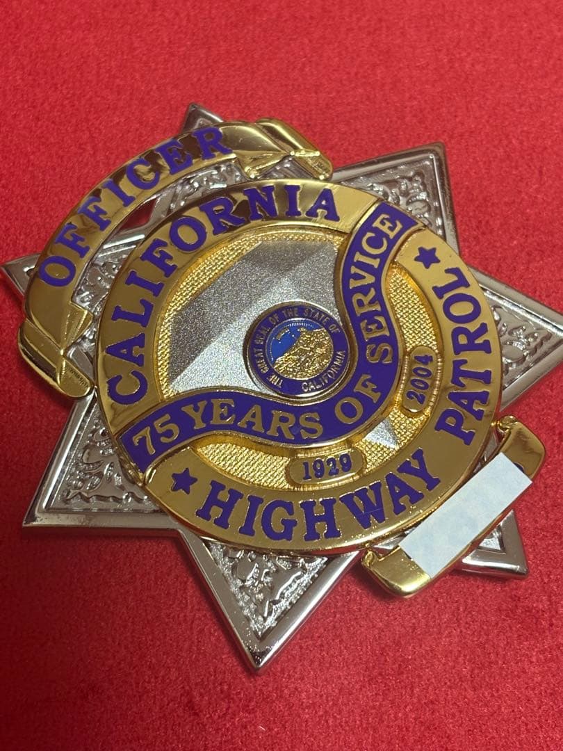 カリフォルニアハイウェイパトロール （CHP）75周年記念バッジ