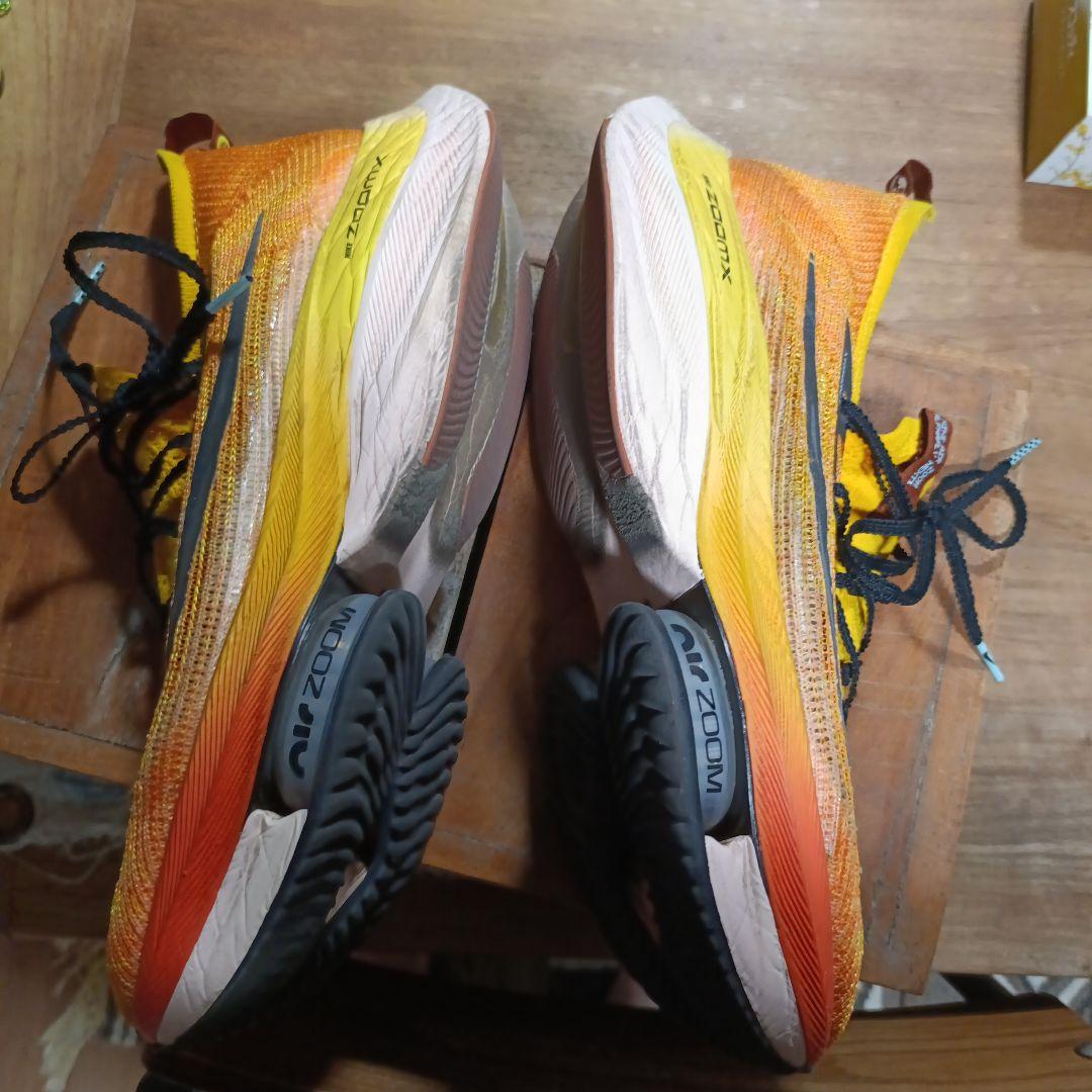 ナイキNIKE アルファフライネクスト% 27.5cmオレンジ×黒