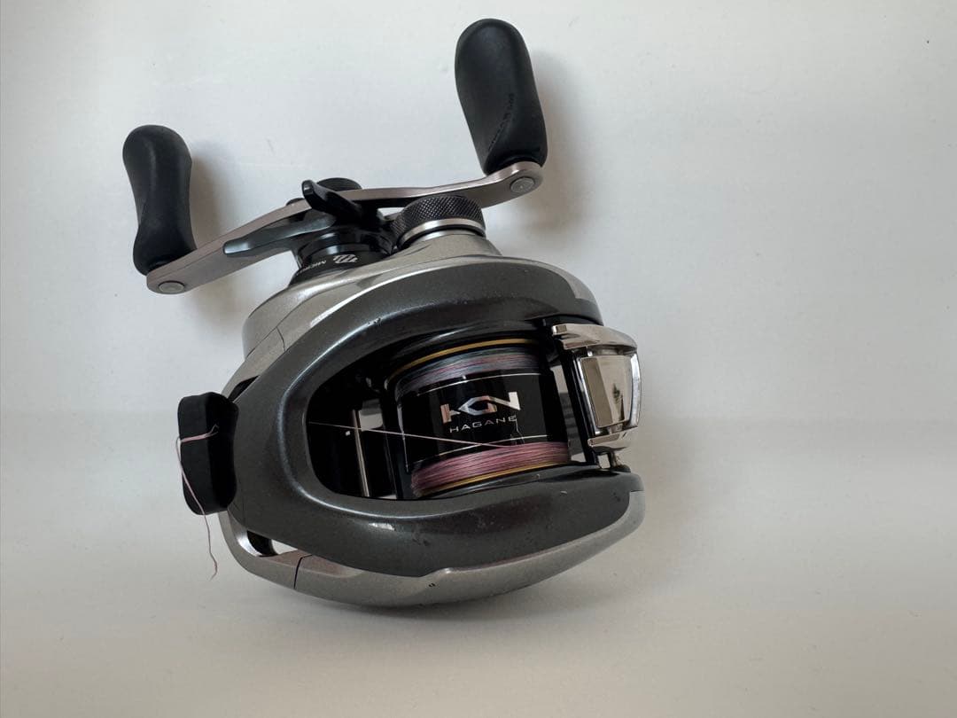 13メタニウム右巻き　ベイトリールケース付き