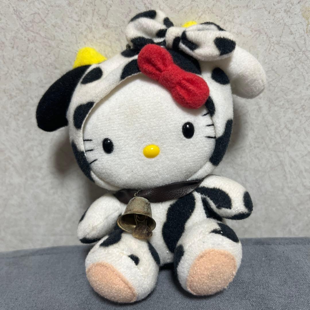 激レア　ハローキティ×牛　マスコット　ハローキティぬいぐるみ