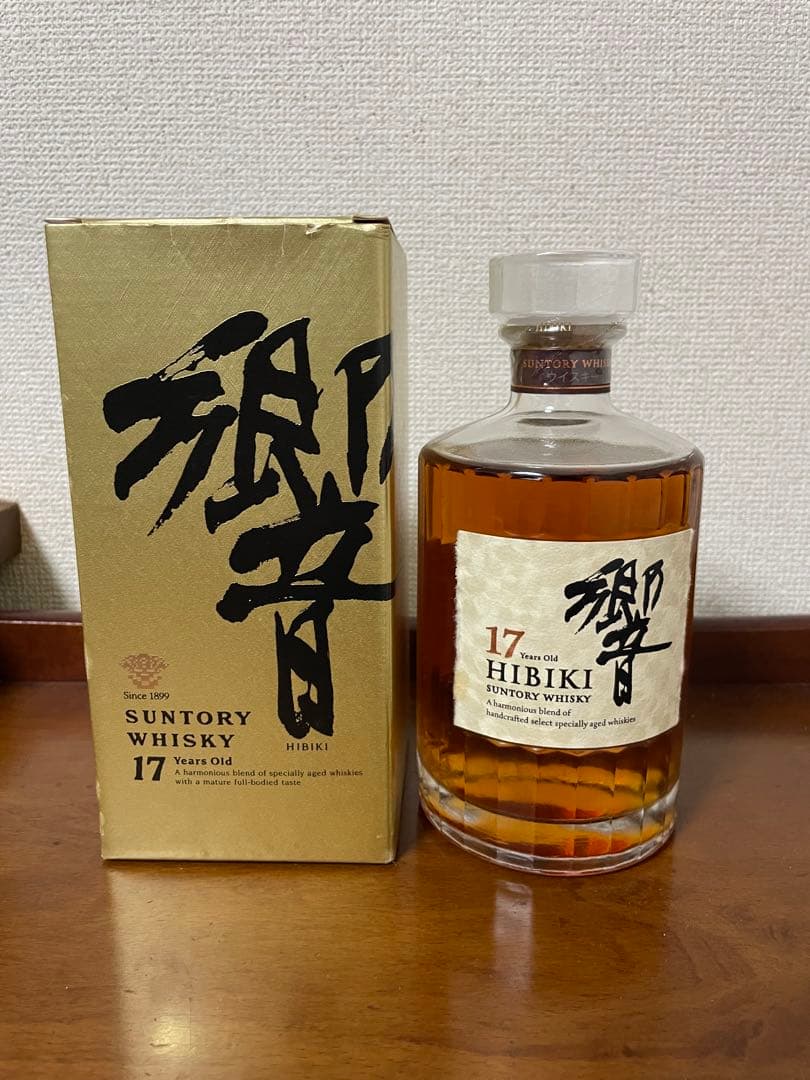 響17年　サントリーウイスキー 箱付き　未開封　700ml 43%