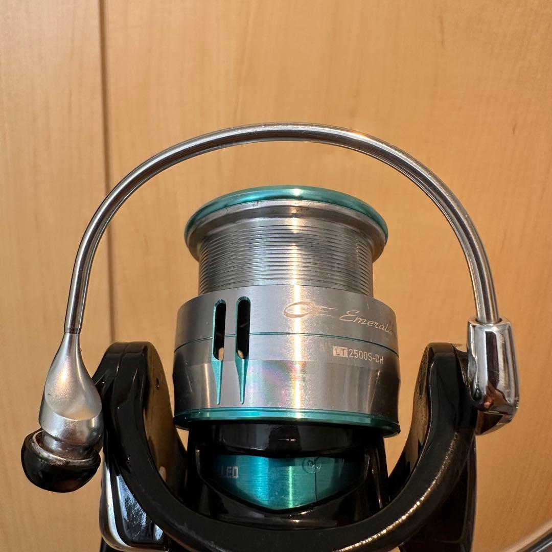 ダイワ　エメラルダス LT2500S-DH リール