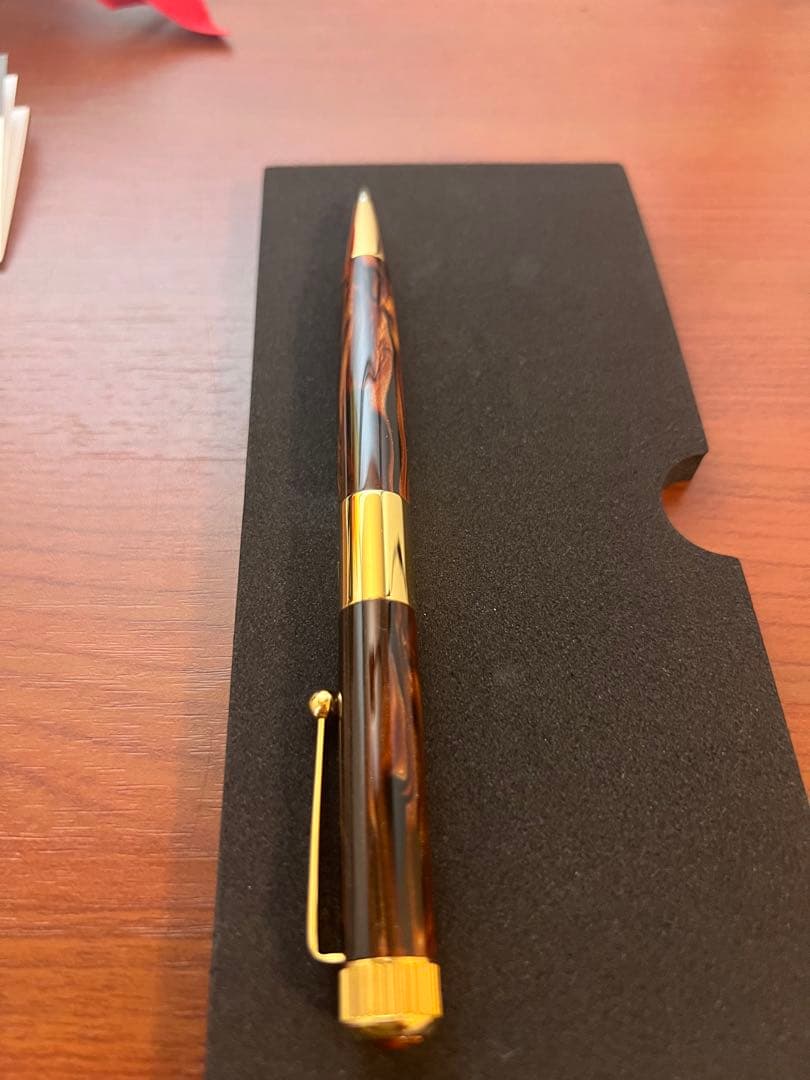 百の模様！　新品　伊東屋ROMEO No.3 ボールペン細軸　オーリックアンバー