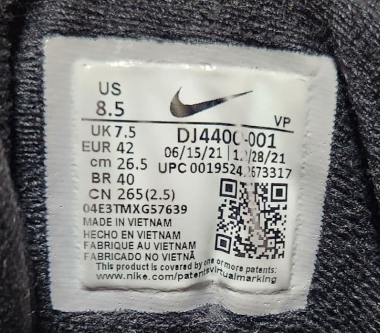 NIKEエアモアアップテンポ96Black and University Red