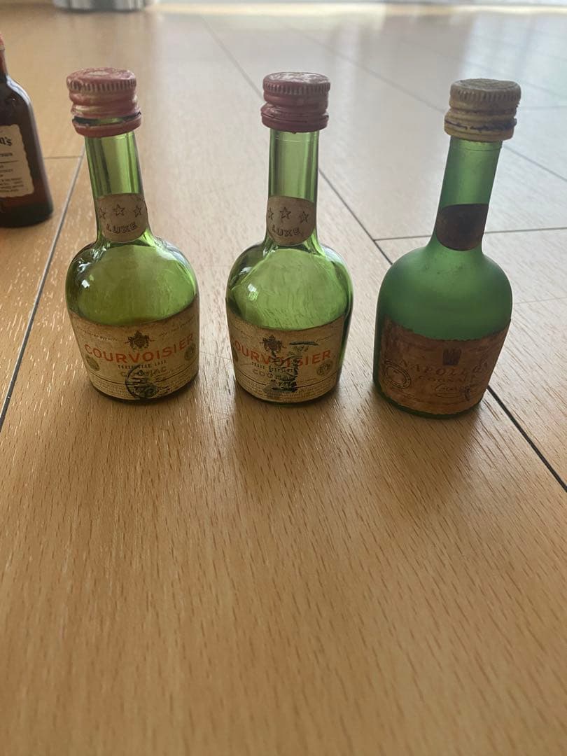 ウイスキー　ミニチュアボトル