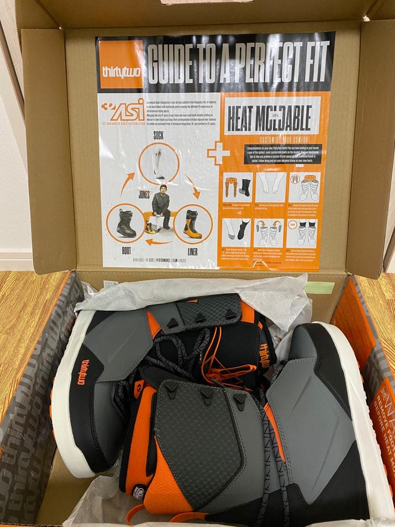 thirtytwo スノーボードブーツ グレー/オレンジ