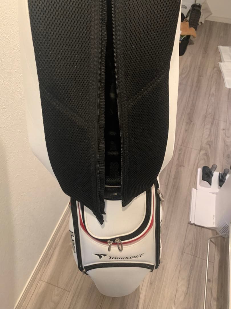 ビックバス　TOURSTAGE キャディバッグ ホワイト/ブラック