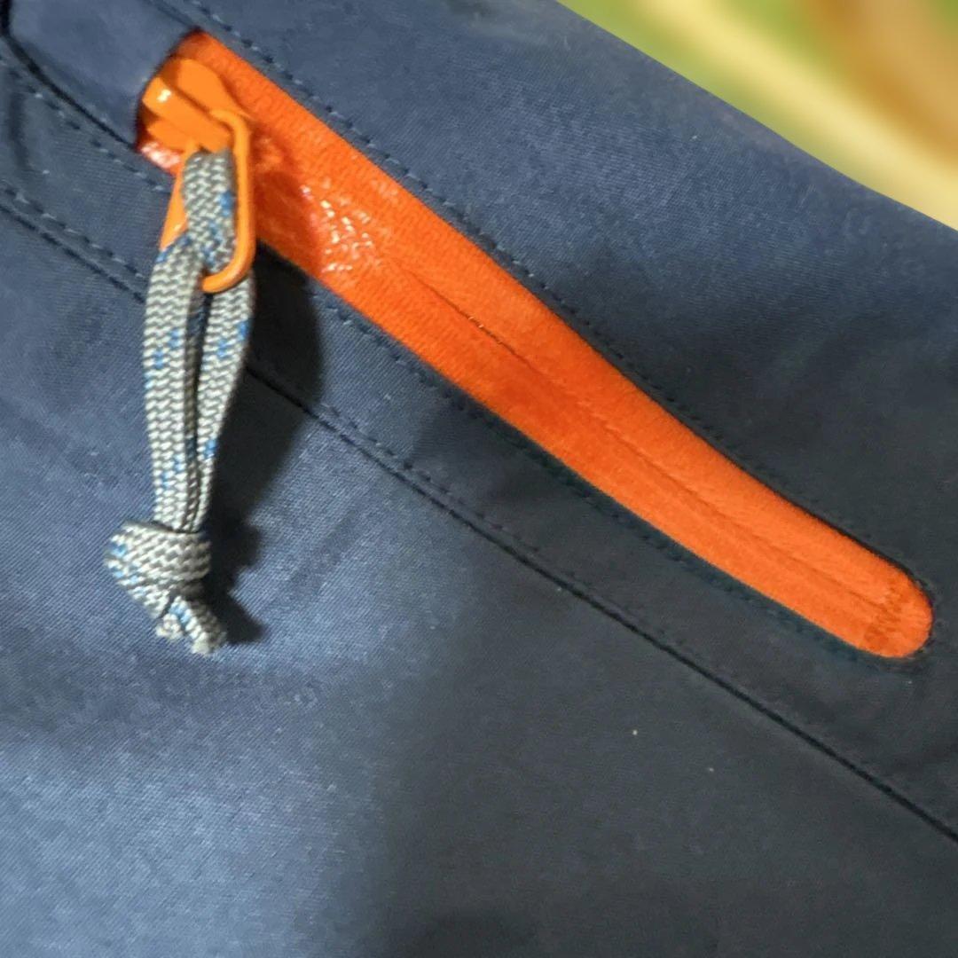 美品　人気モデル　モンベル パウダーステップジャケット スノージャケット キッズ