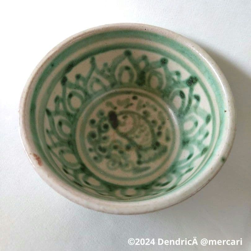 白釉緑彩碗③　ミャンマー　アジアアンティーク　魚模様　総柄　茶碗