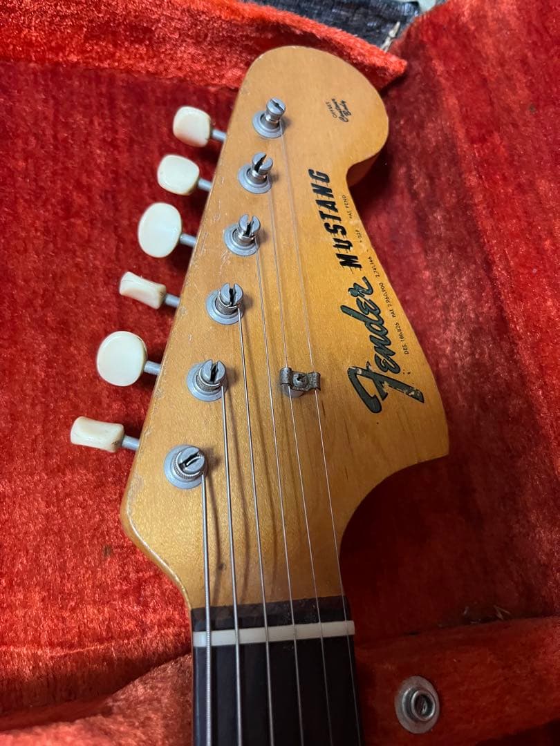 1965年製fender mustang