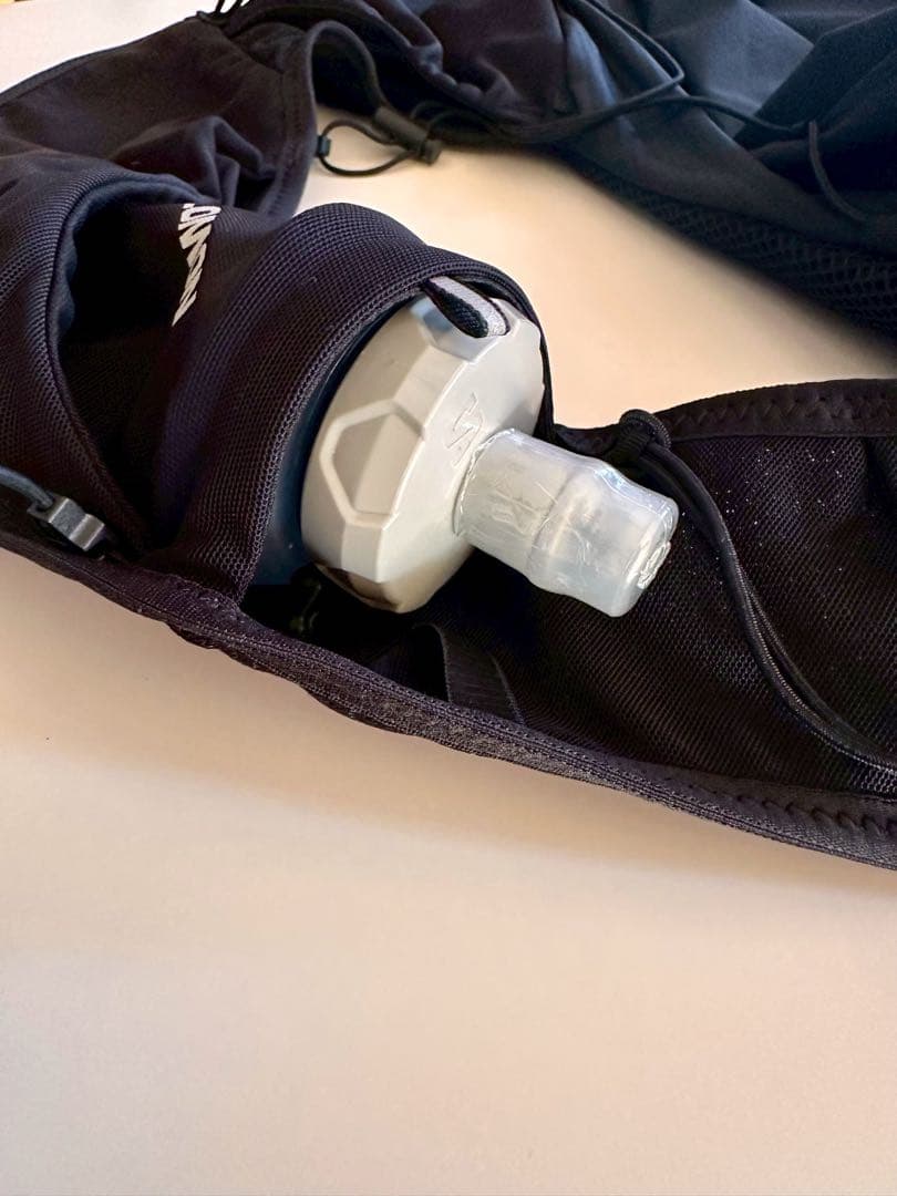 SALOMON ADV SKIN 12 フラスク付き