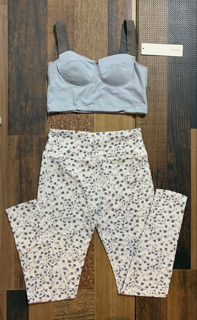 美品　エミヨガ　ヨガウェア　水色×モカ　サイズ1 M相当