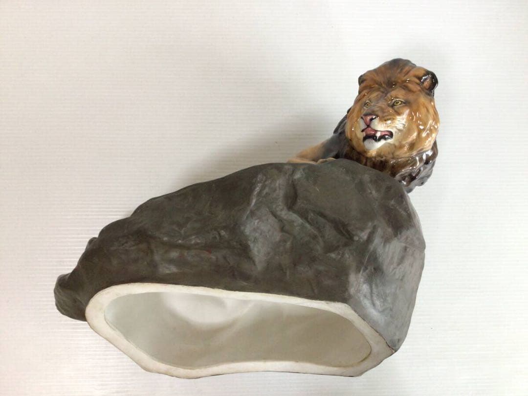 X218 ロイヤルドルトン 岩の上のライオン インテリア 希少