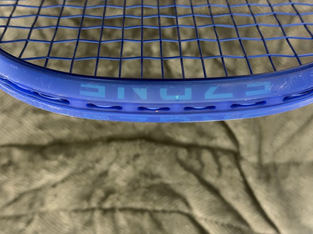 ヨネックス　イーゾーン 100 (2025年モデル)グリップサイズ2