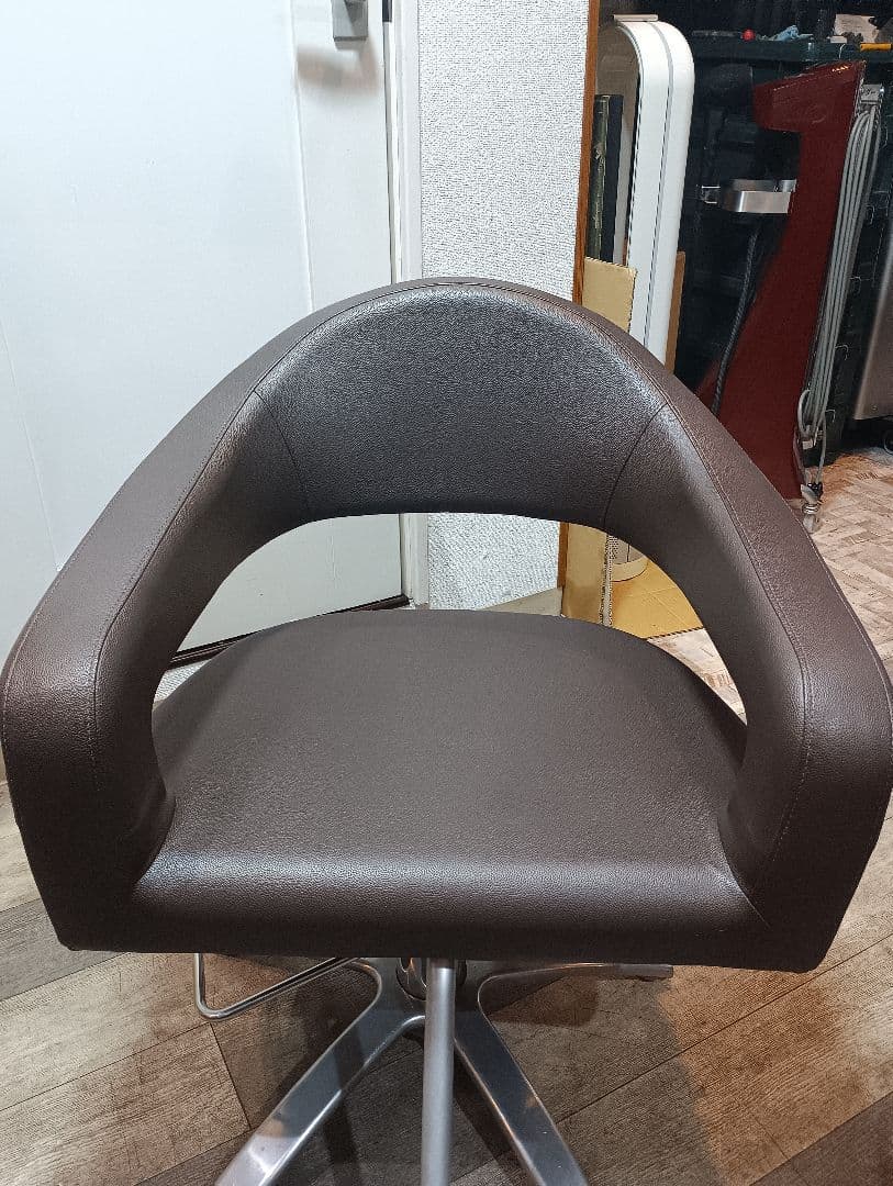 タカラベルモントスタイリングチェア