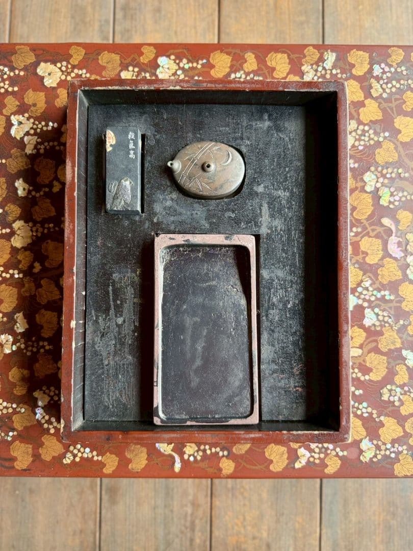 螺鈿 文箱 硯箱 \"栗鼠と葡萄 \" 時代不詳