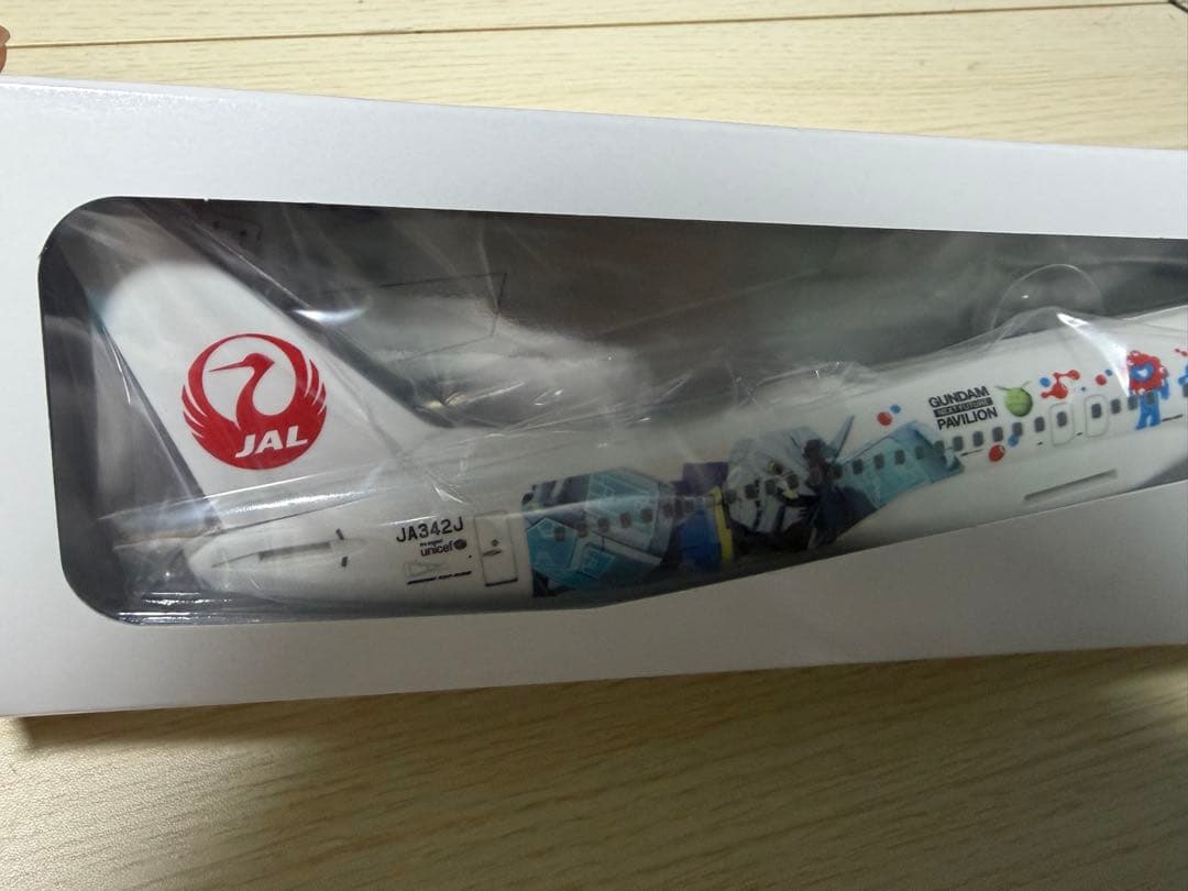 JAL 万博 ガンダムモデルプレーン 737-800