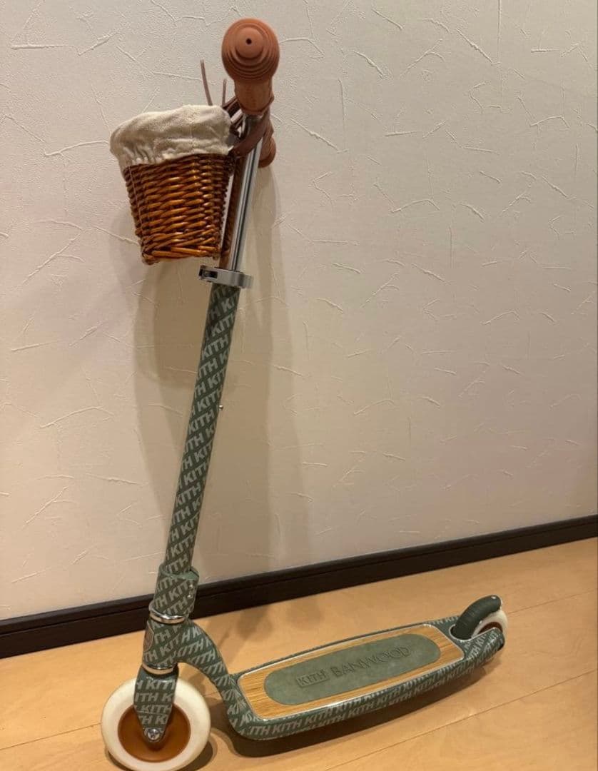 KITH BANWOOD コラボ 　完売品　スケーター　　キックボード