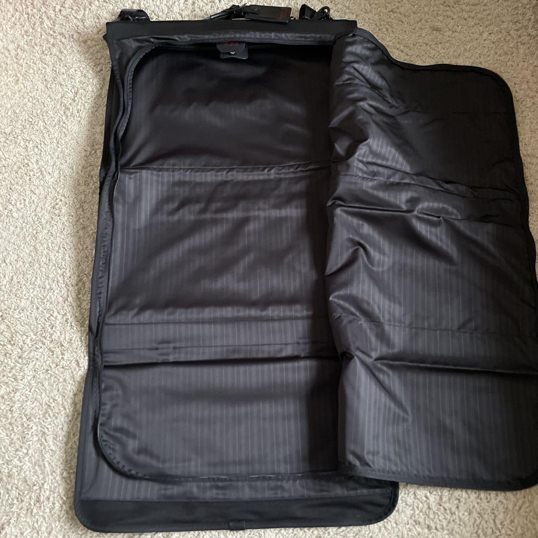 【極美品】TUMI ガーメントケース トライフォールド 22133DH ブラック