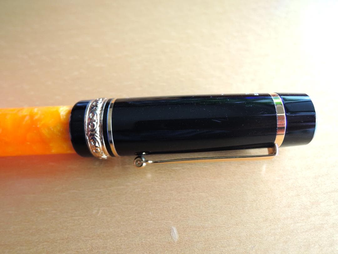 【バロン】デルタ ドルチェビータ ミディアム万年筆 バーメイル18K F