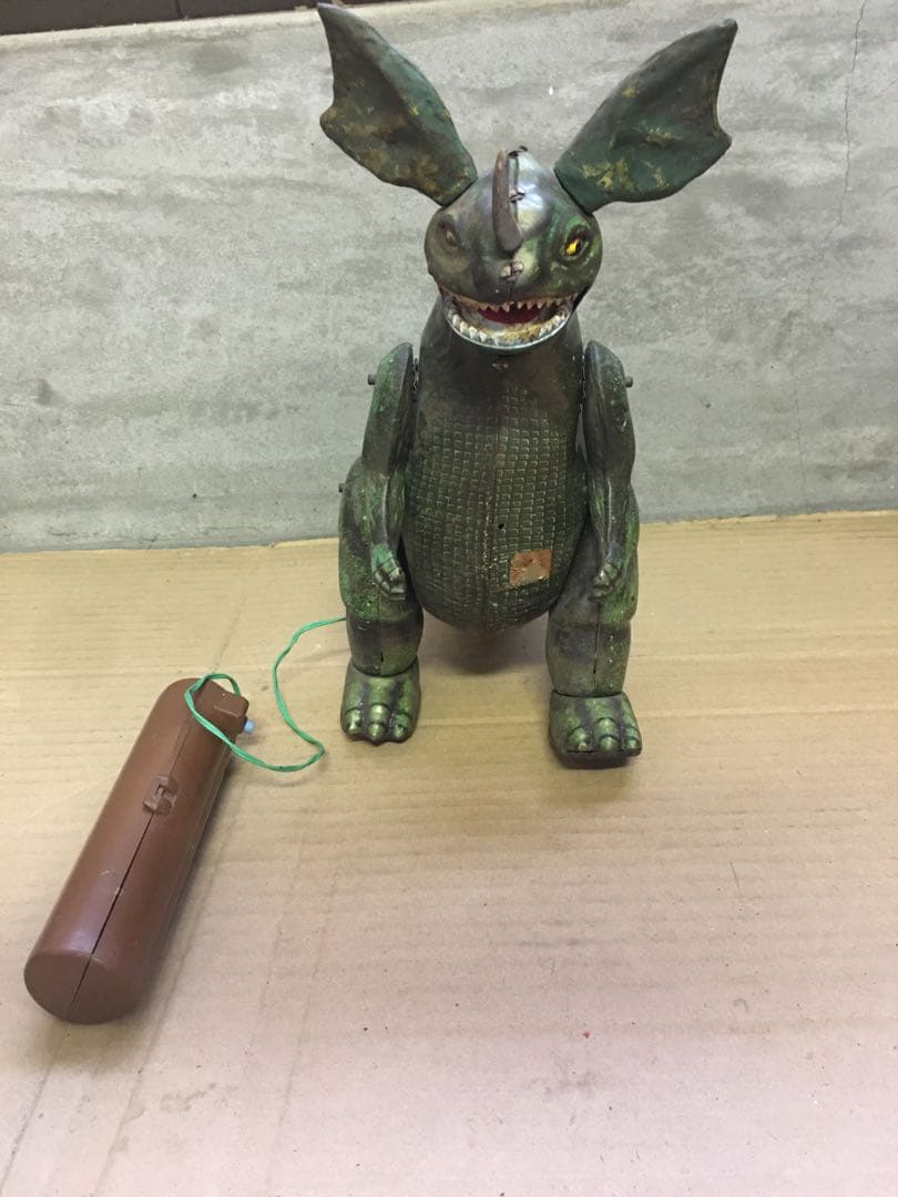 恐怖の地底怪獣バラゴン　ブリキ　ラジコン