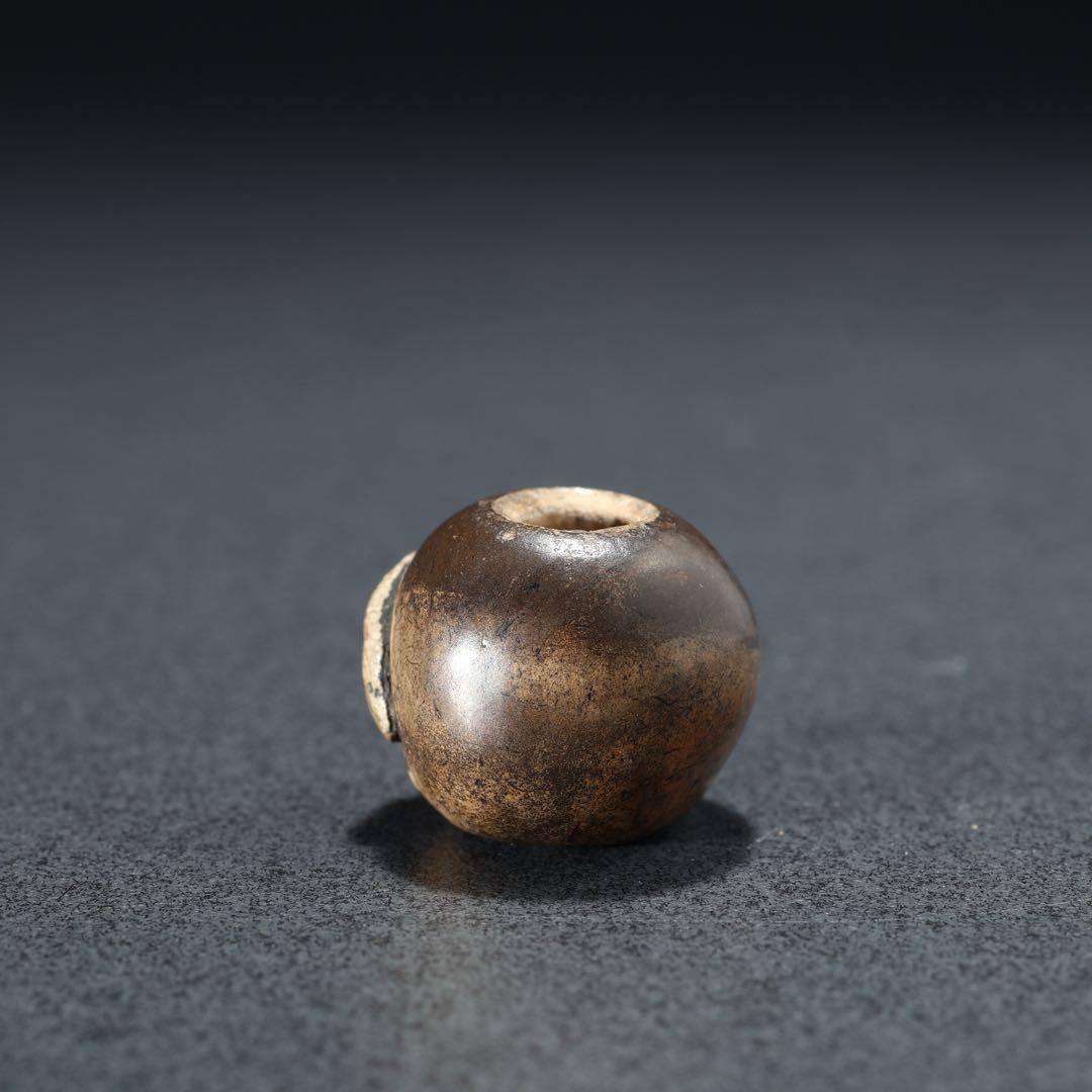 緒締玉　骸骨　ドクロ　陶磁器　骨董　印籠　胴乱　R1438