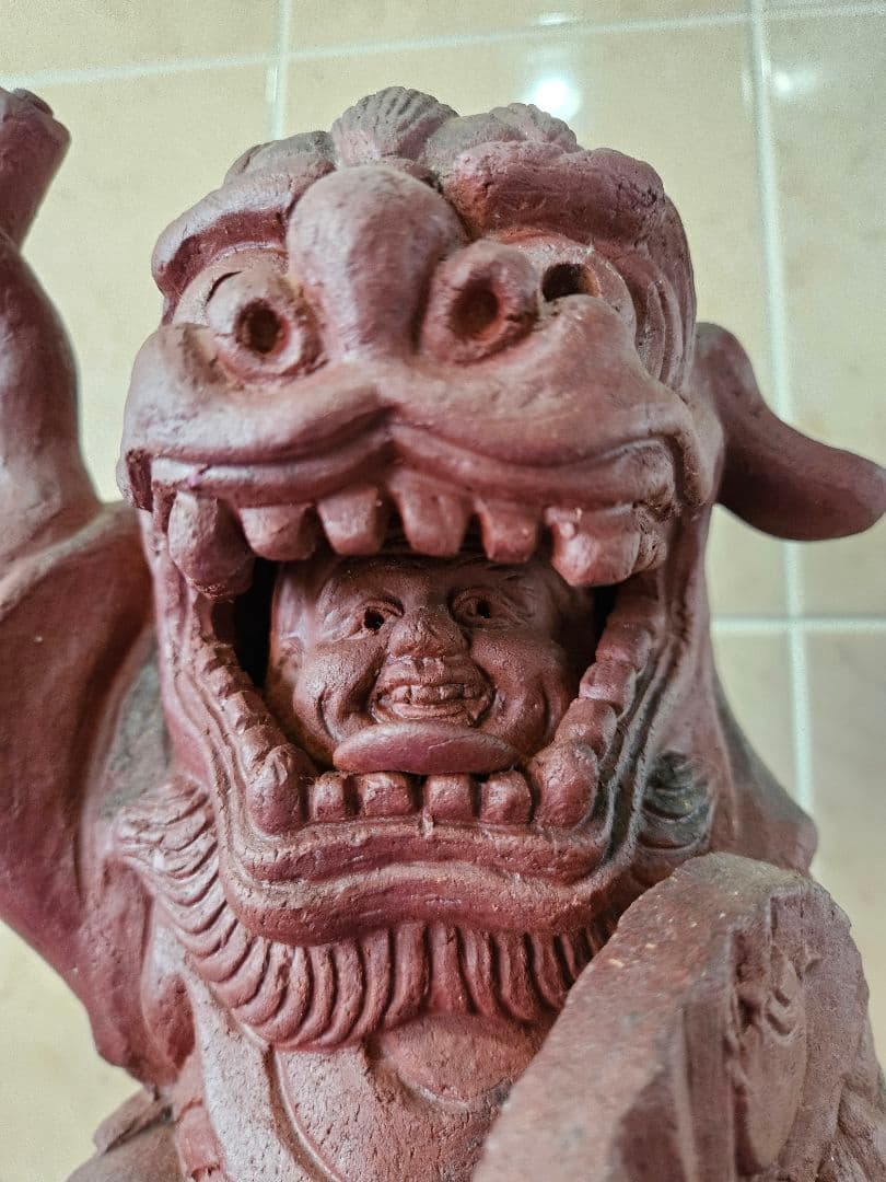 【備前焼】　獅子の置物　口の中には縁起の良い大黒様