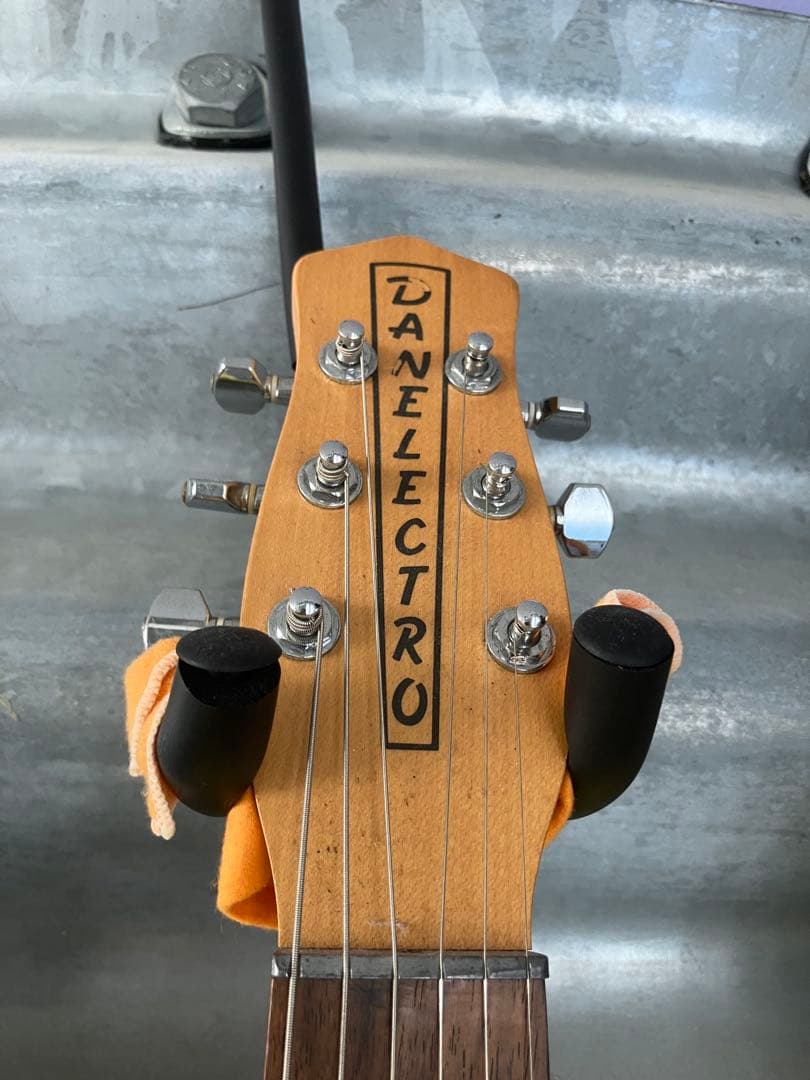 Danelectro 56-U3 スパークルグリーン